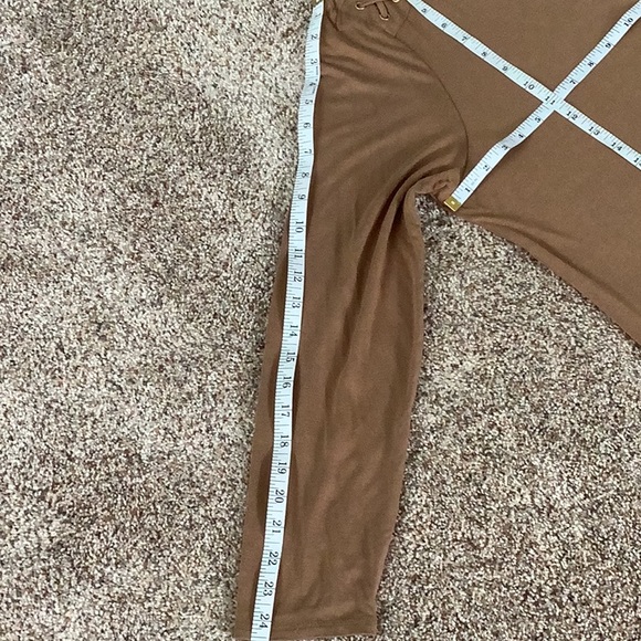 Chico’s brown criss-cross shoulder, keyhole front detail - size 2 (L) - Picture 9 of 12